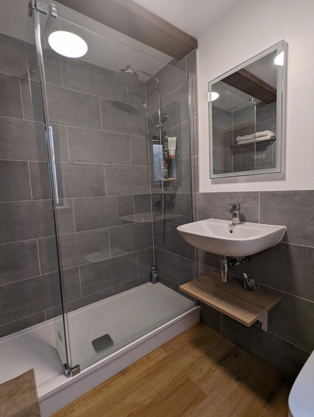 New Bright And Sunny Flat In Oxford City Centre المظهر الخارجي الصورة