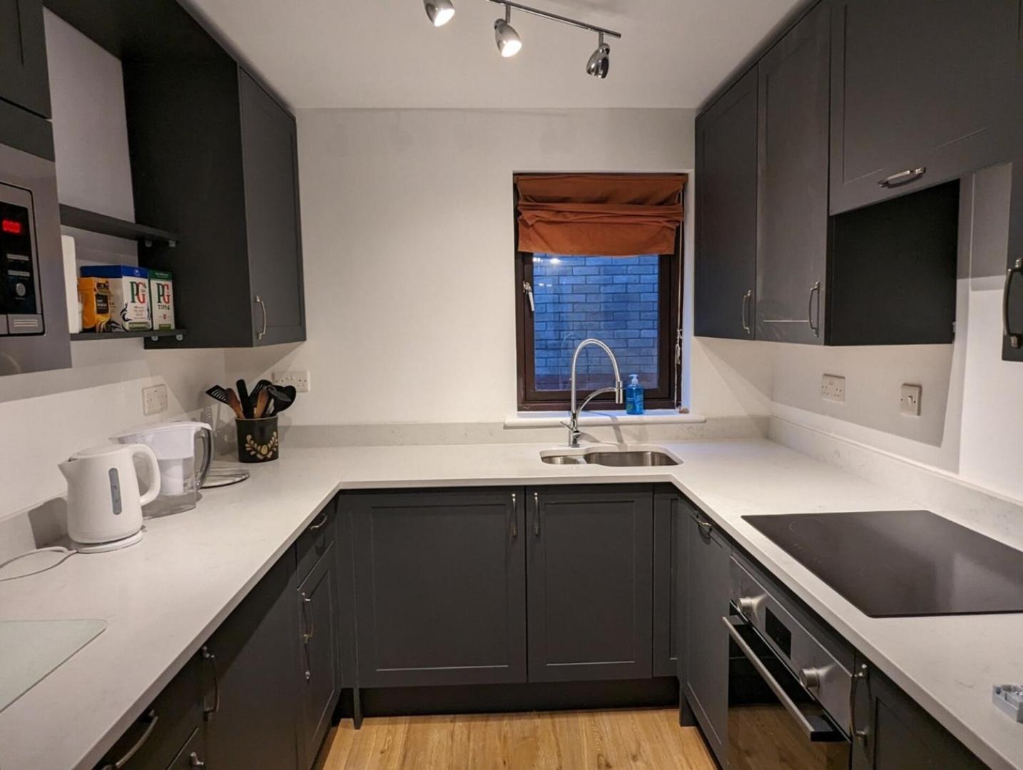 New Bright And Sunny Flat In Oxford City Centre المظهر الخارجي الصورة