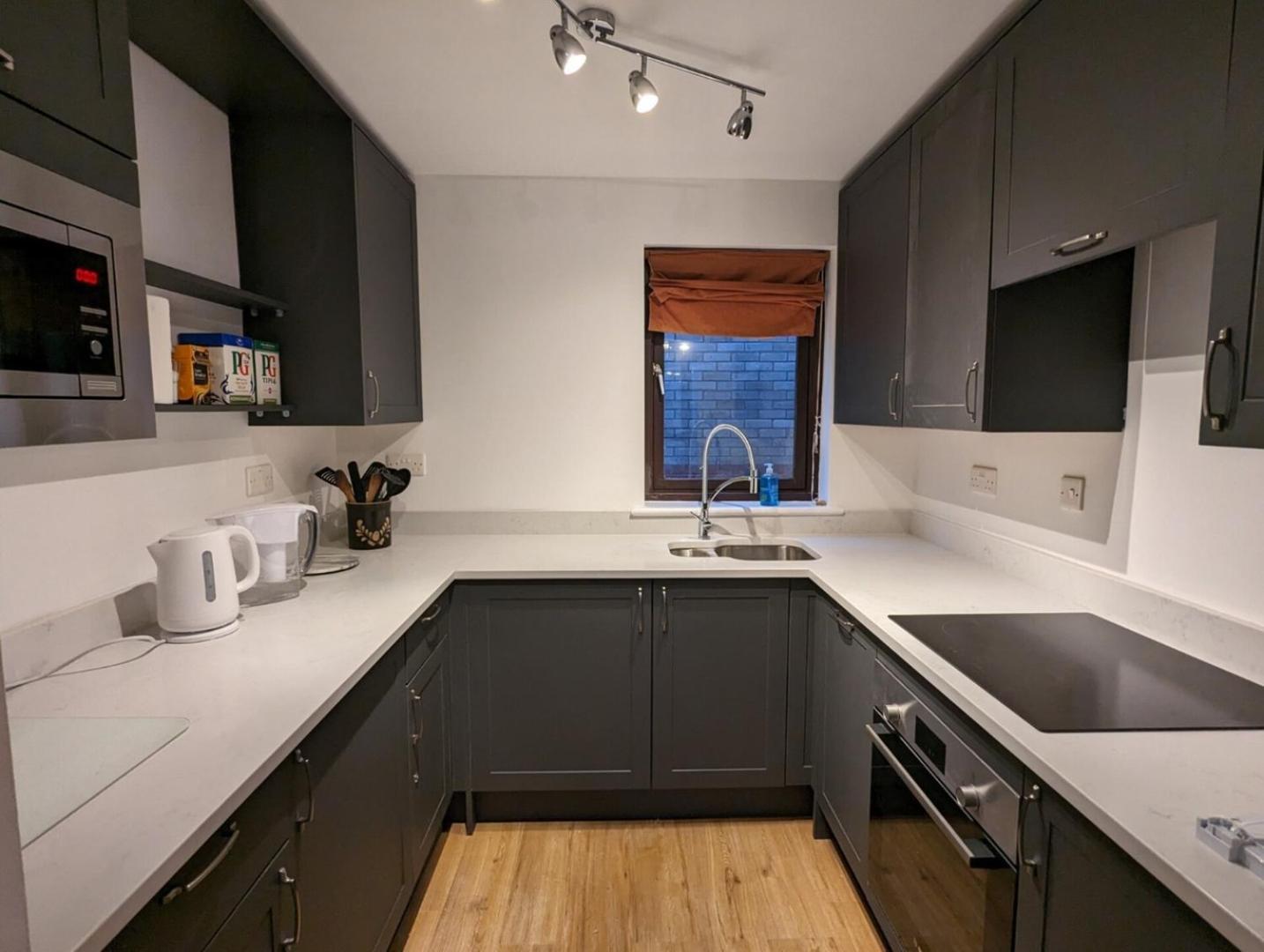 New Bright And Sunny Flat In Oxford City Centre المظهر الخارجي الصورة